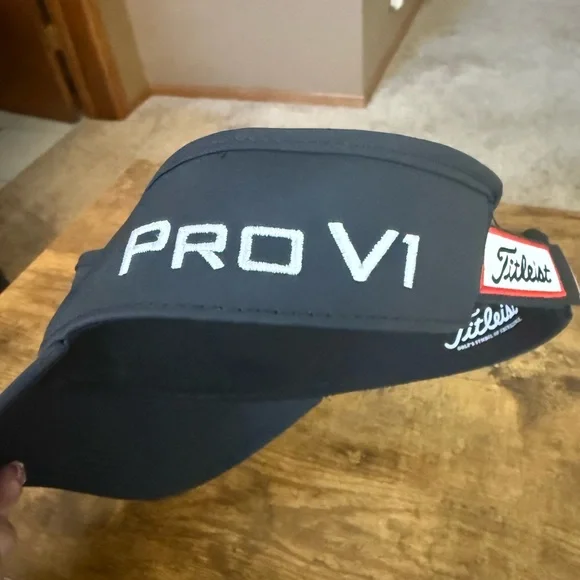 Titleist Black Visor with White Logo - Picture 3 of 6